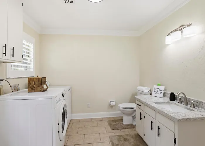 Сasa de vacaciones Spacious Killearn Retreat 4br Prime Location