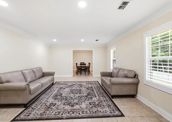 Spacious Killearn Retreat 4br Prime Location Сasa de vacaciones *