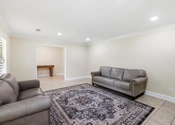Spacious Killearn Retreat 4br Prime Location Сasa de vacaciones *