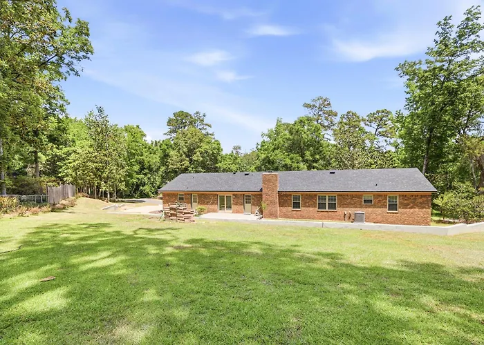 Spacious Killearn Retreat 4br Prime Location Сasa de vacaciones Tallahassee