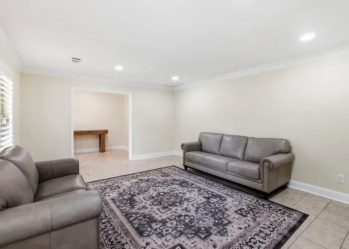 Spacious Killearn Retreat 4br Prime Location Holiday home