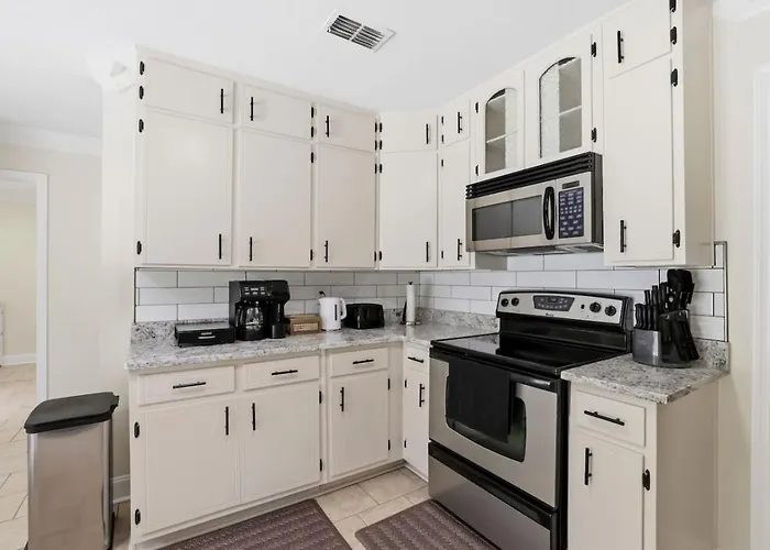 Spacious Killearn Retreat 4br Prime Location Holiday home Tallahassee