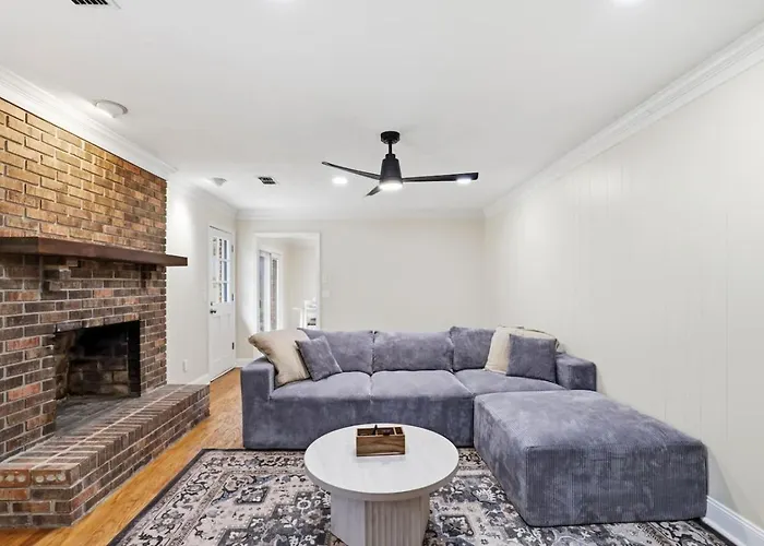 Spacious Killearn Retreat 4br Prime Location *